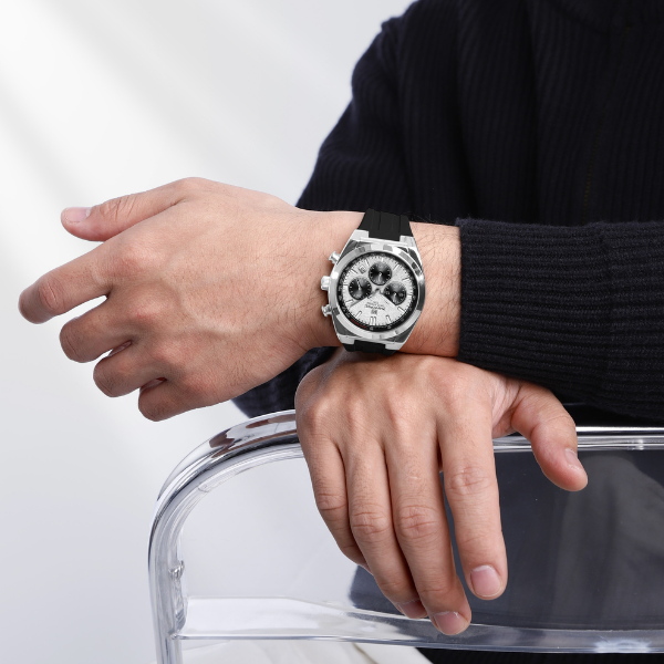 نیوی فورس 8080