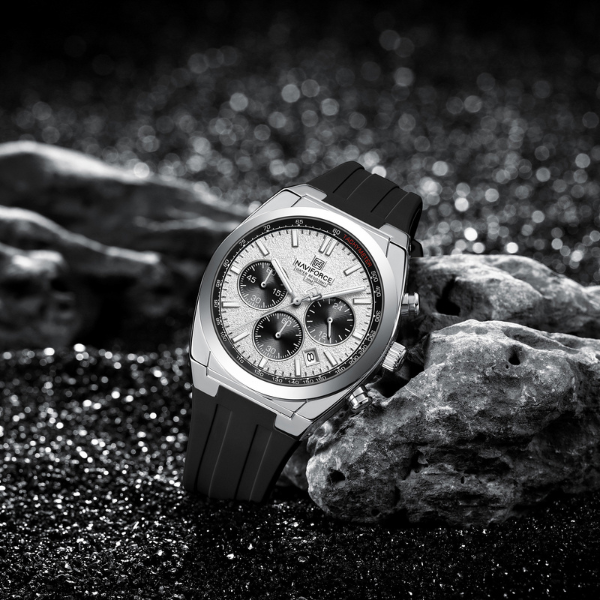 نیوی فورس 8080